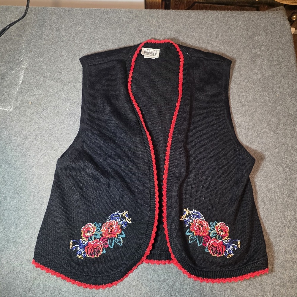 vintage Leslie Fay embroidered knit folk-style vest Q1